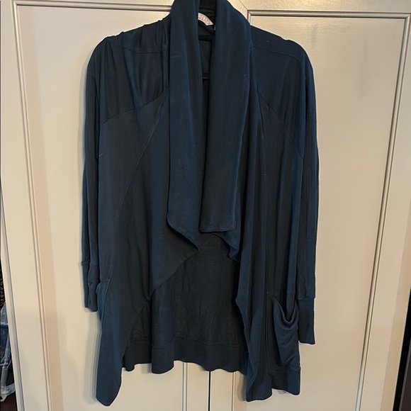 Athleta & alphalete bundle (5) size small - Picture 3 of 8